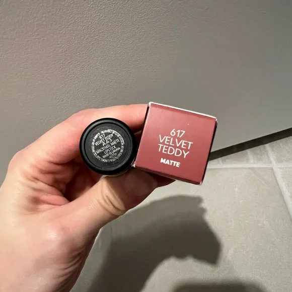 MAC M·A·CXIMAL SILKY MATTE LIPSTICK - Picture 3 of 6